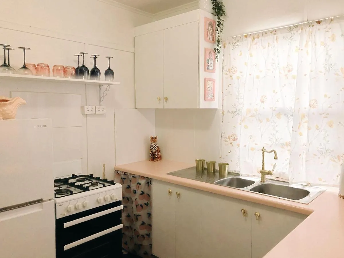 Apartment Ferienwohnung Boutique Vintage Styled Unit, Metres From Beach Gold Coast Australien