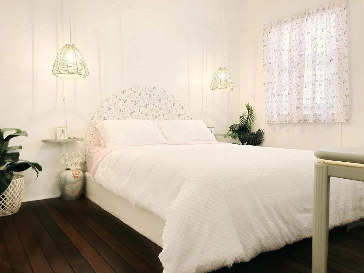 Ferienwohnung Boutique Vintage Styled Unit, Metres From Beach Gold Coast
